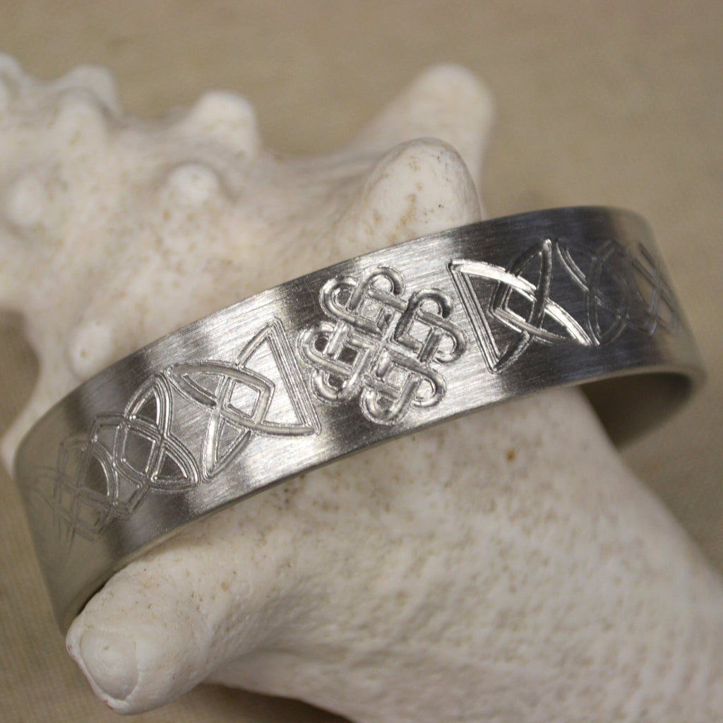 Celtic Heart Knot Pewter Bracelet
