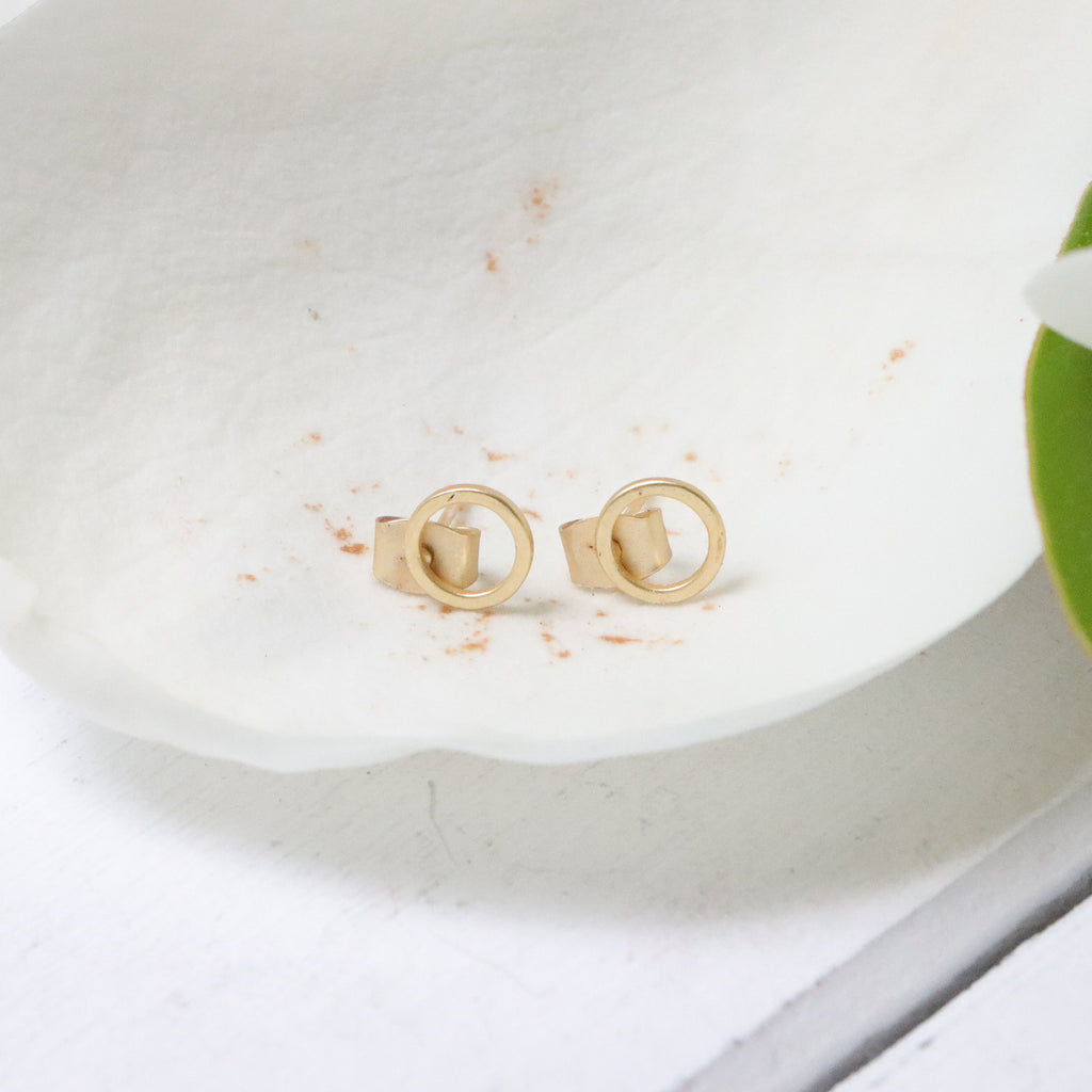 Circle Simplicity Post Earrings in Gold