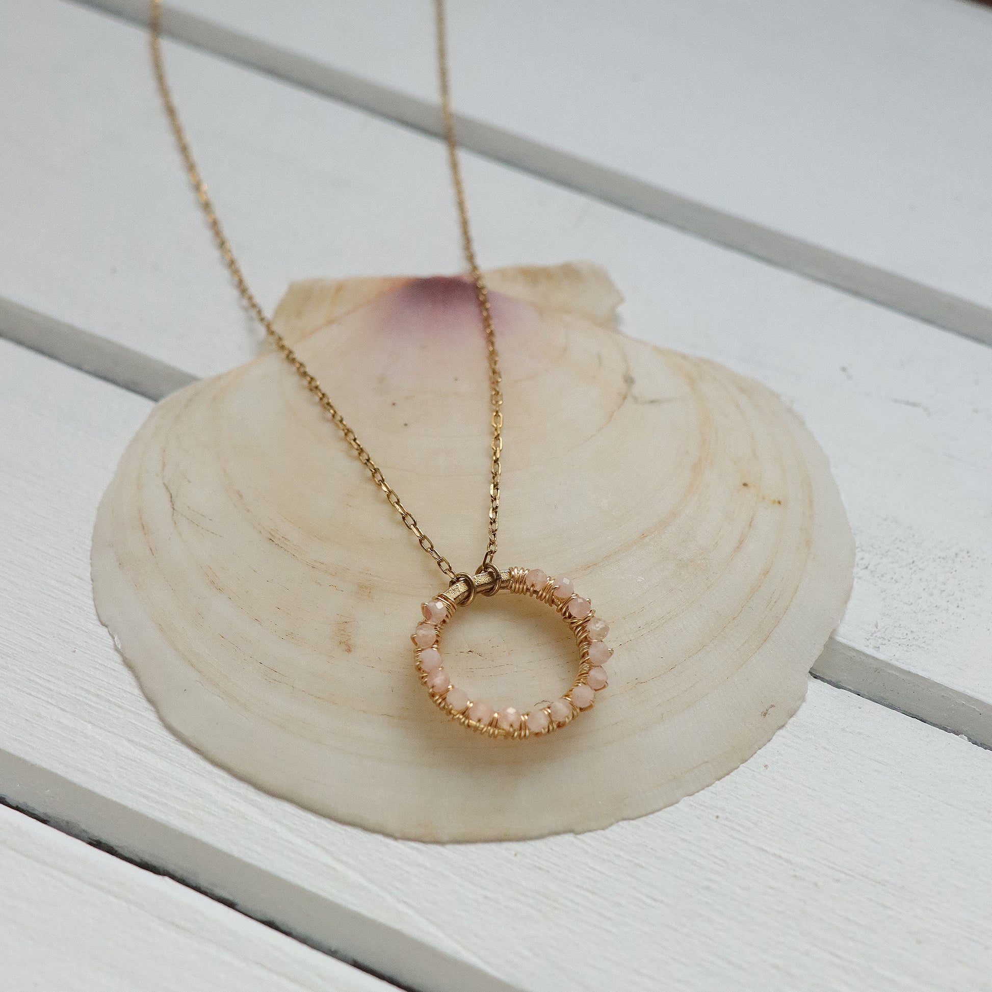 Hammered Circle Necklace with Gemstones in Gold