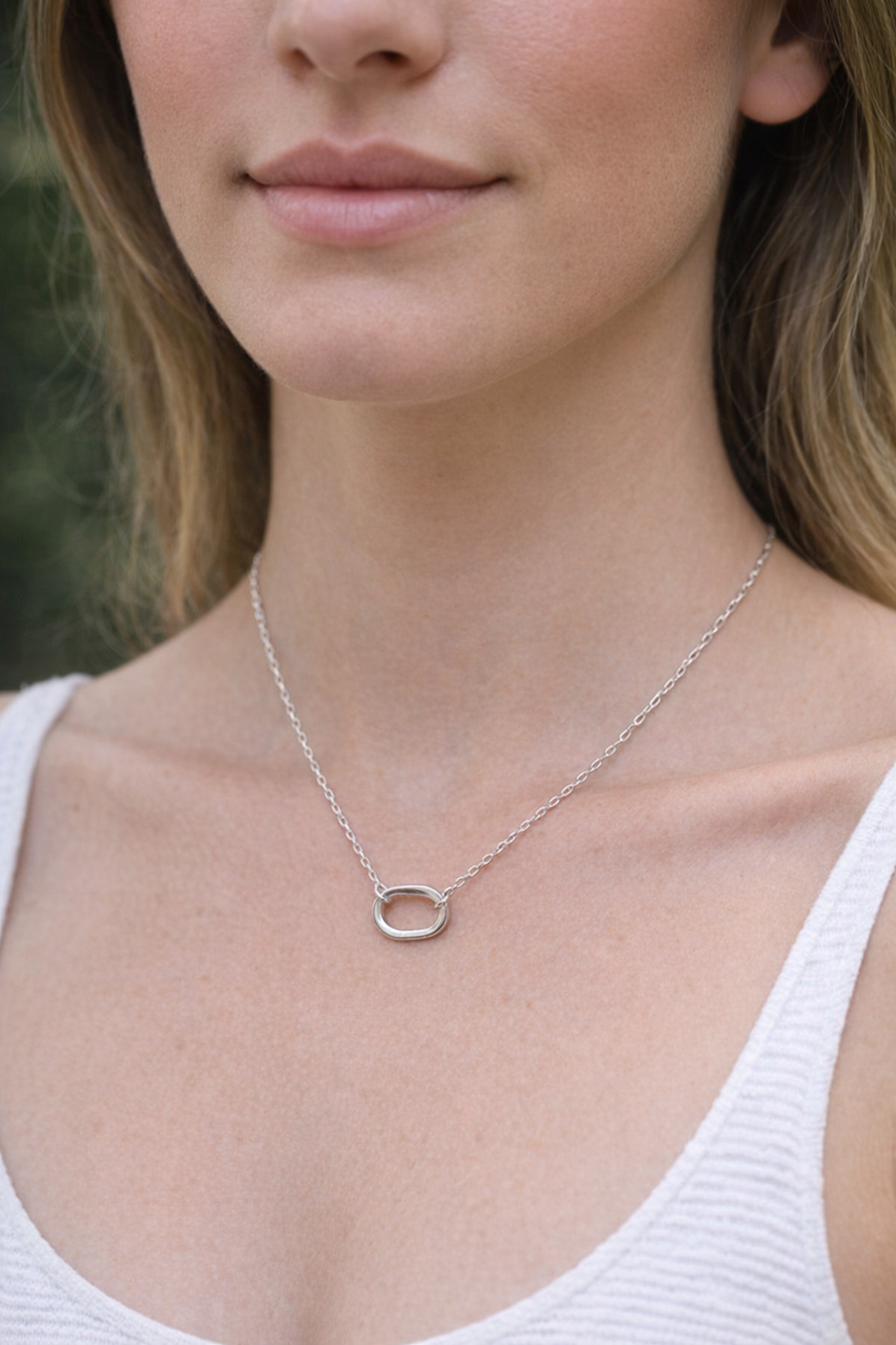 Oval Simplicity Necklace in Silver